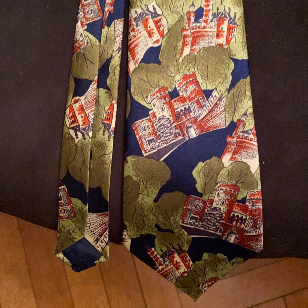 Vintage tie- perfect condition- Topaz!